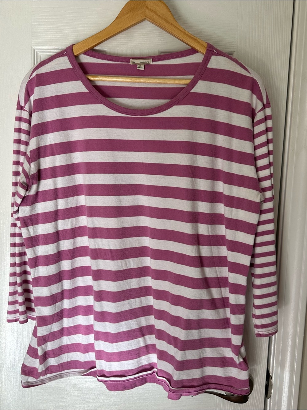 GAP Long Sleeve Scoop Neck Top in Pink & White Stripes